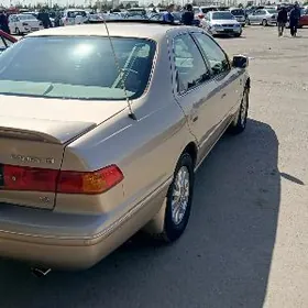 Toyota Camry 2000