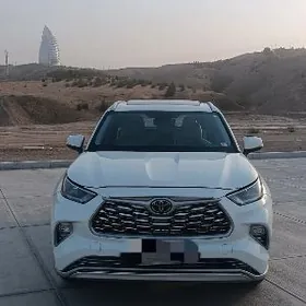 Toyota Highlander 2022