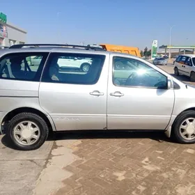 Toyota Sienna 2002