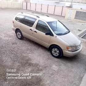 Toyota Sienna 2000