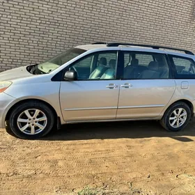 Toyota Sienna 2008