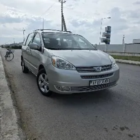 Toyota Sienna 2004