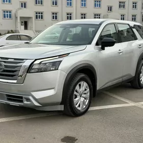 Nissan Pathfinder 2024