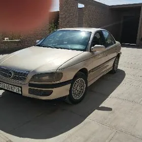 Opel Omega 2000