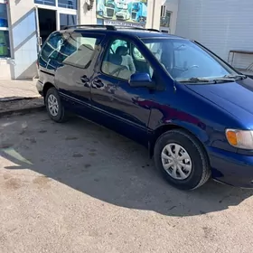 Toyota Sienna 2002
