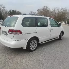 Toyota Sienna 1999