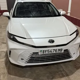 Toyota Camry 2025