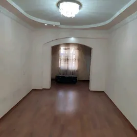 3 комн. 1 этаж.