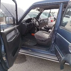 Mitsubishi Pajero 1995