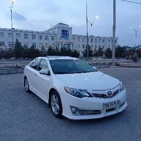 Toyota Camry 2012