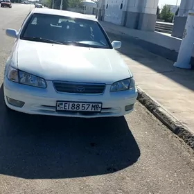 Toyota Camry 2000