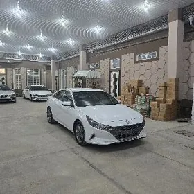 Hyundai Elantra 2022