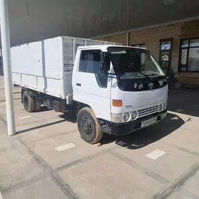 Toyota Dyna 1995