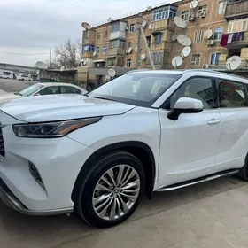 Toyota Highlander 2022