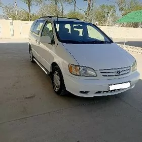 Toyota Sienna 2000