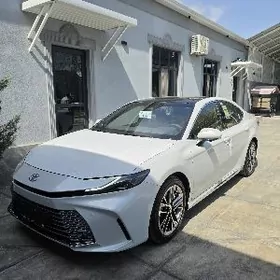 Toyota Camry 2025