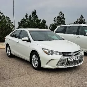 Toyota Camry 2017