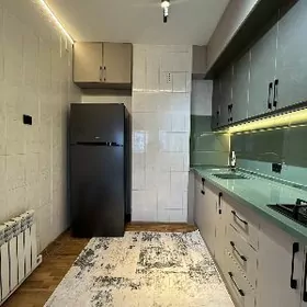 Mir 2/2 4komnat 5/4 etaş