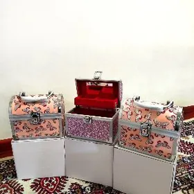 Salynýan gyzyl şkatulka