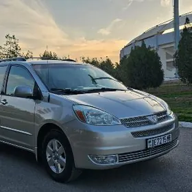 Toyota Sienna 2004