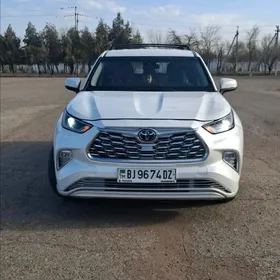 Toyota Highlander 2021