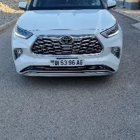 Toyota Highlander 2021