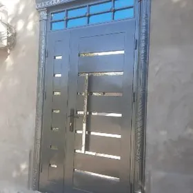 Demir gapylar zakaz.