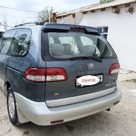 Toyota Sienna 2000