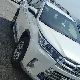 Toyota Highlander 2019