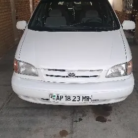 Toyota Sienna 1999