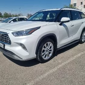 Toyota Highlander 2020