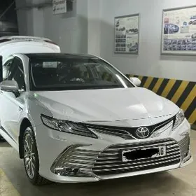 Toyota Camry 2024