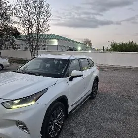 Toyota Highlander 2022