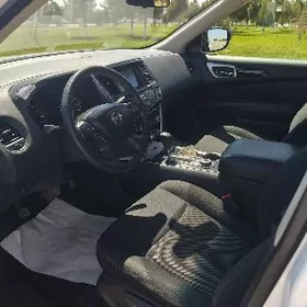 Nissan Pathfinder 2020