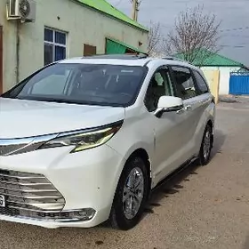 Toyota Sienna 2021