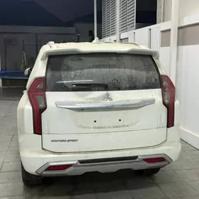 Mitsubishi Montero Sport 2025