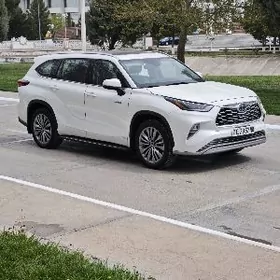 Toyota Highlander Hybrid 2020