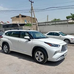 Toyota Highlander 2022