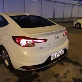Hyundai Elantra 2020