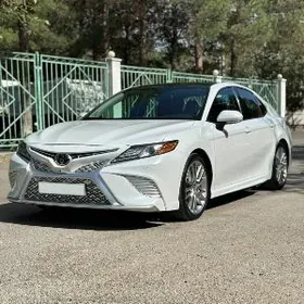 Toyota Camry 2019