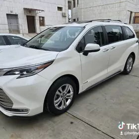 Toyota Sienna 2021