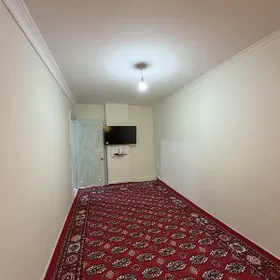 1 nji etaj 3 komnat jaý 