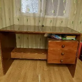 письменный стол