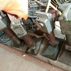 Домкрат железнодорожный