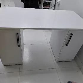 стол маникюрный