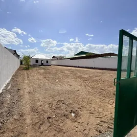 участок с коробкой