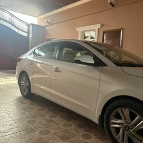 Hyundai Elantra 2020