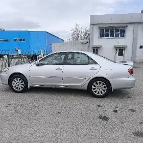 Toyota Camry 2003