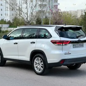 Toyota Highlander 2019