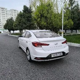 Hyundai Elantra 2019